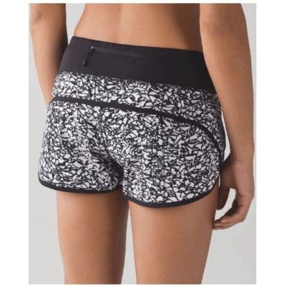 Lululemon Speed Short (2 1/2") - Picture 2 of 10